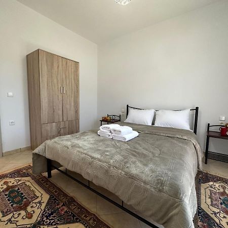 Georgia'S Guesthouse كالامباكا المظهر الخارجي الصورة